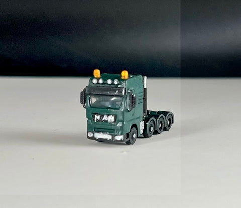 6013RF– MAN Sattelzugmaschine 8 x 4 - Fertigmodell / MAN tractor unit 8 x 4