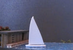 10472 – kleines Segelboot , Finn-Dinghy, Spur Z / Finn-Dinghy, scale Z