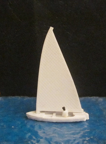 10472 N – kleines Segelboot , Finn-Dinghy, Spur N / Finn-Dinghy, scale N