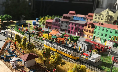 5711RF - Gelenktriebwagen GT4 Fertigmodell / Articulated multiple unit GT4