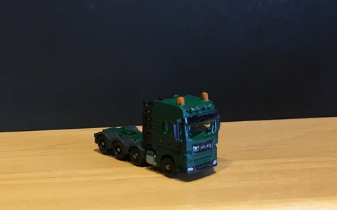 6013RF– MAN Sattelzugmaschine 8 x 4 - Fertigmodell / MAN tractor unit 8 x 4