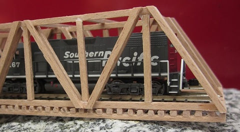154 Gitterbrücke, Länge ca. 87,5 mm zweispurig / Lattice bridge made of beech wood