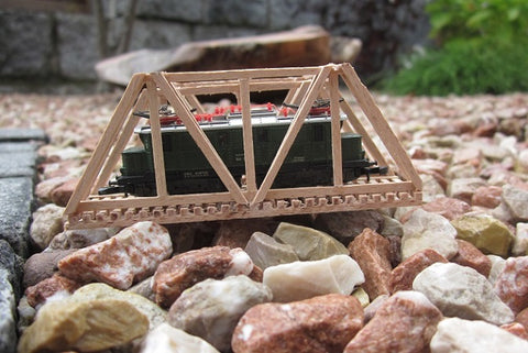 153 Gitterbrücke, Länge ca. 87,5 mm einspurig / Lattice bridge made of beech wood